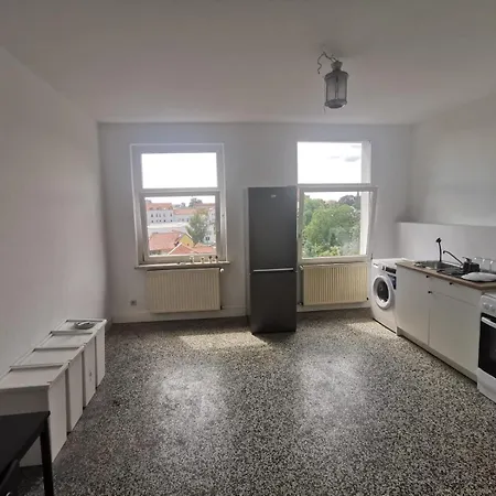 Daire Gruppenunterkunft In Fuer 6 Personen Stendal